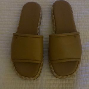 Tory Burch leather camel color slides size 8.
